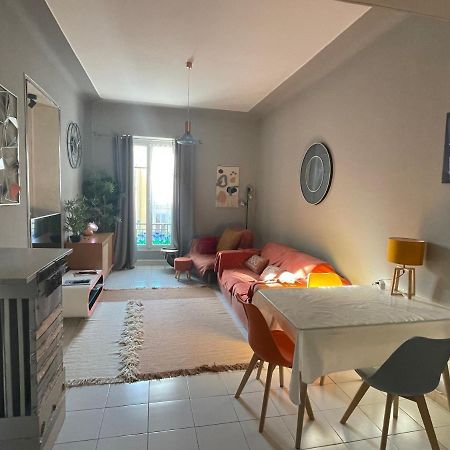 Appartement Au Centre De Niza Exterior foto