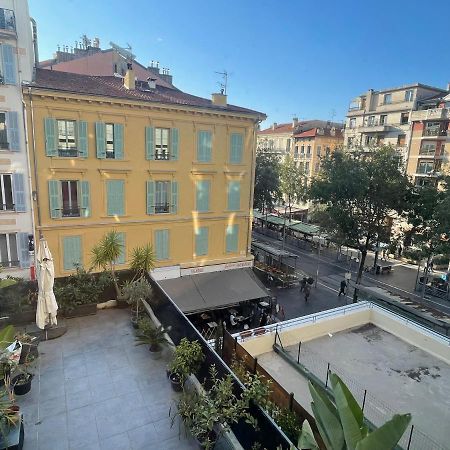 Appartement Au Centre De Niza Exterior foto