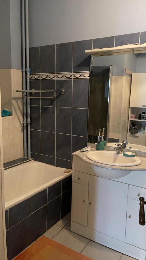 Appartement Au Centre De Niza Exterior foto