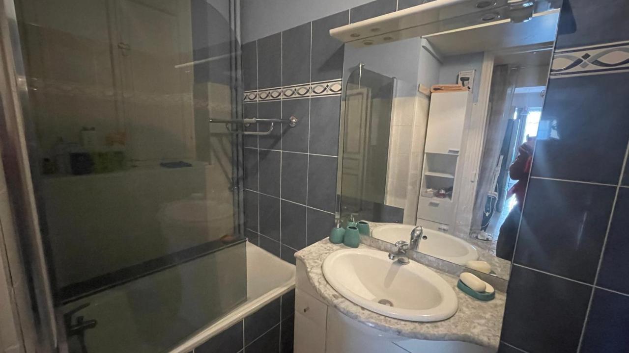 Appartement Au Centre De Niza Exterior foto