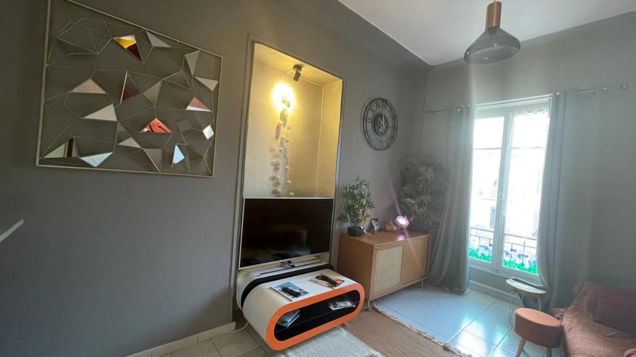 Appartement Au Centre De Niza Exterior foto