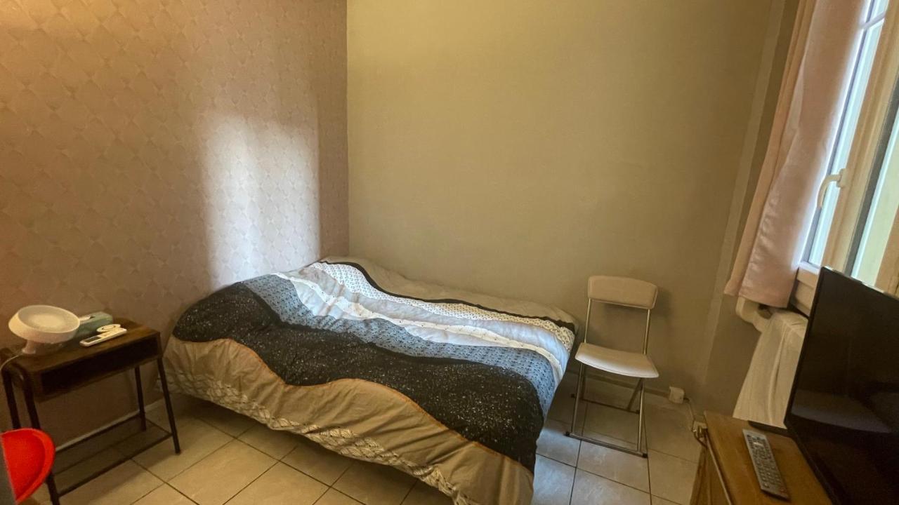 Appartement Au Centre De Niza Exterior foto