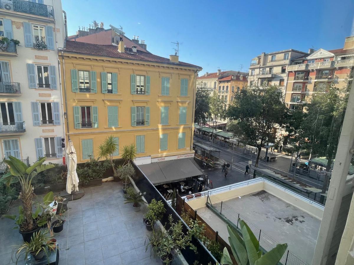 Appartement Au Centre De Niza Exterior foto
